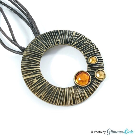 Boho Textured Open Circle Pendant Necklace - Picture 7 of 11